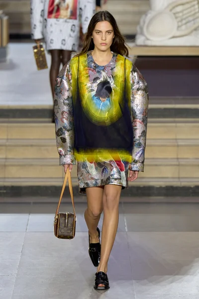 Look 37